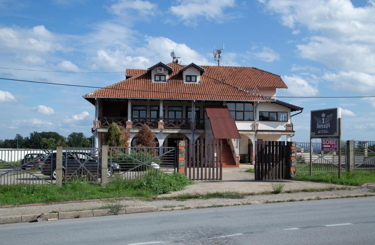 Motel Imperija Ub Exteriér fotografie